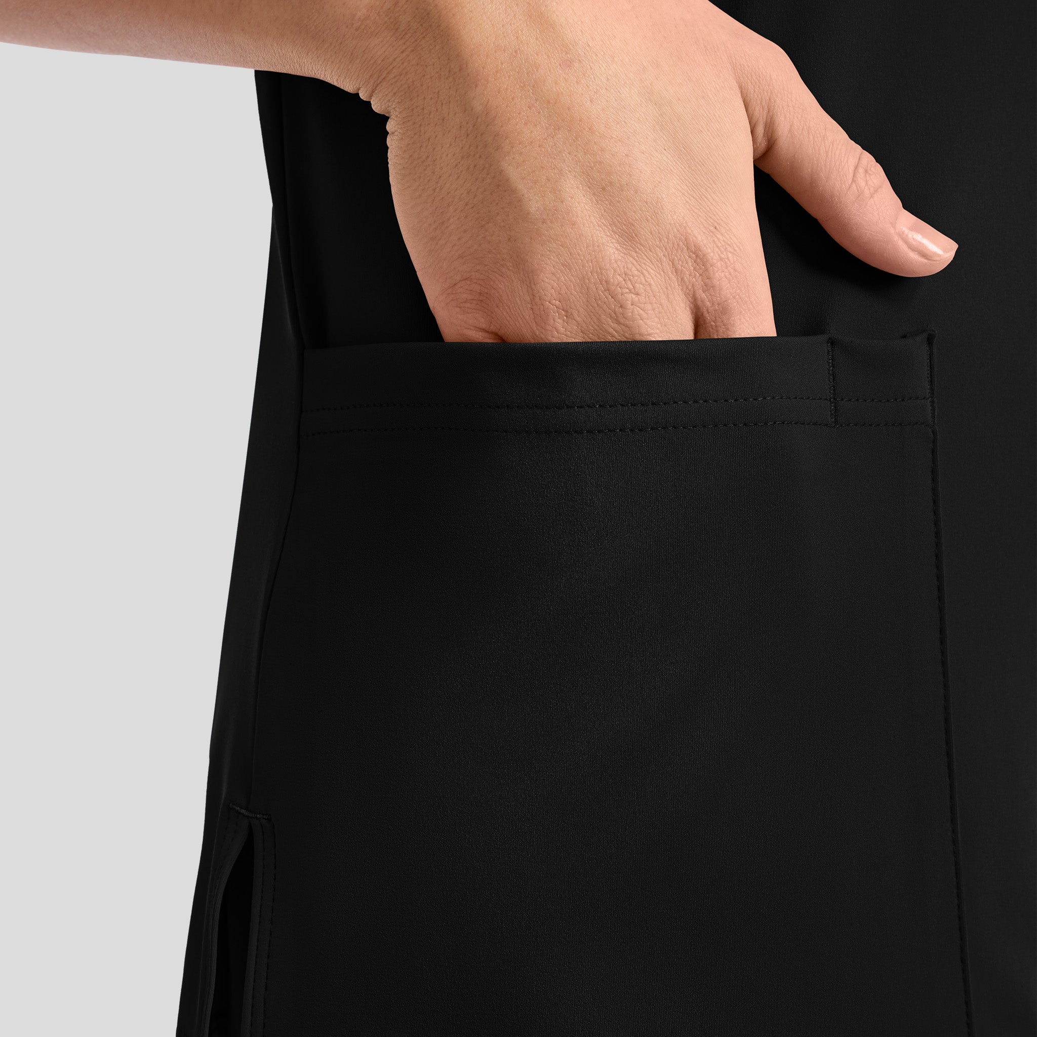 Achieve 2-Pocket Scrub Top | Black
