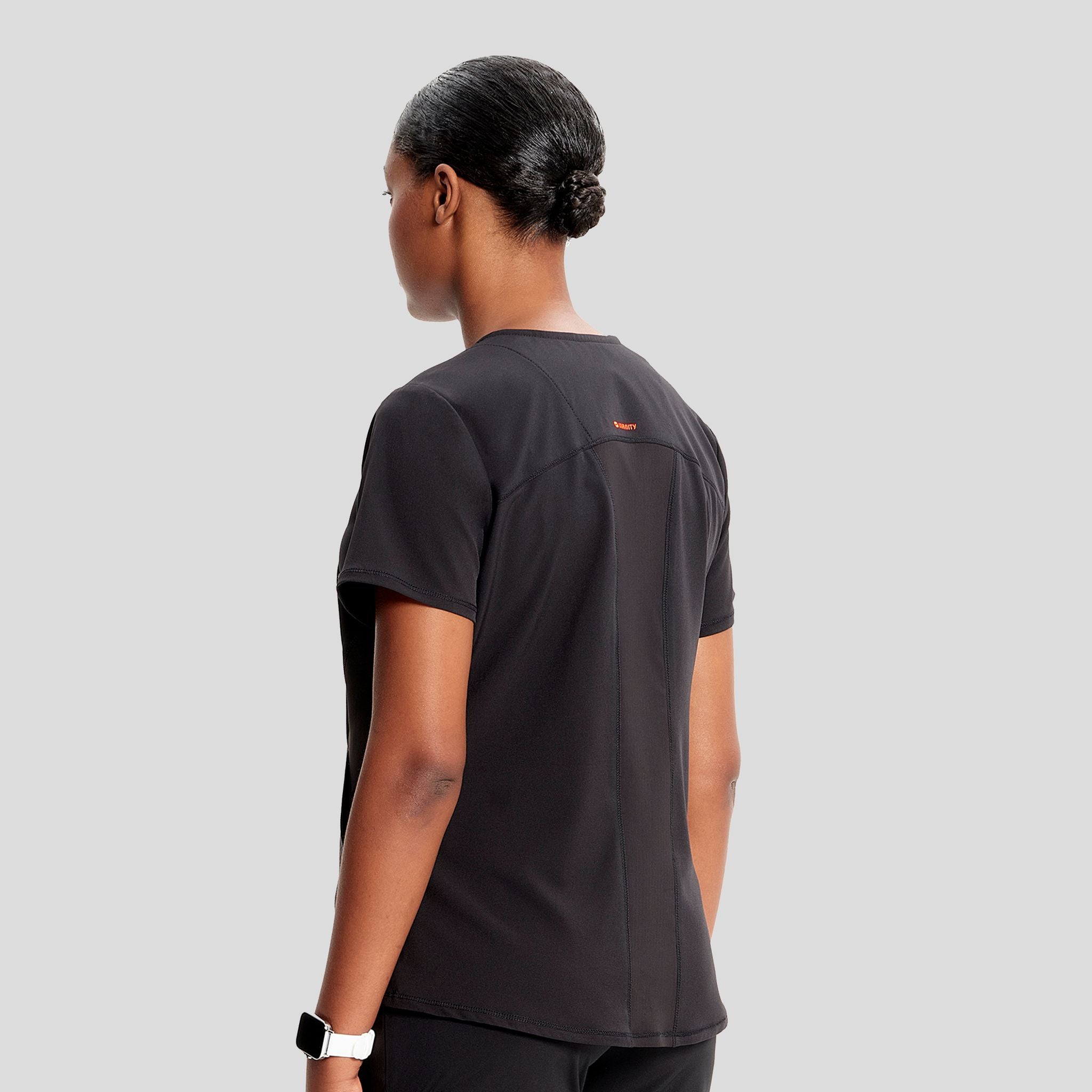 IN_INFINITY_GNR8_VNECKTOP_620A_BLACK_LEFT