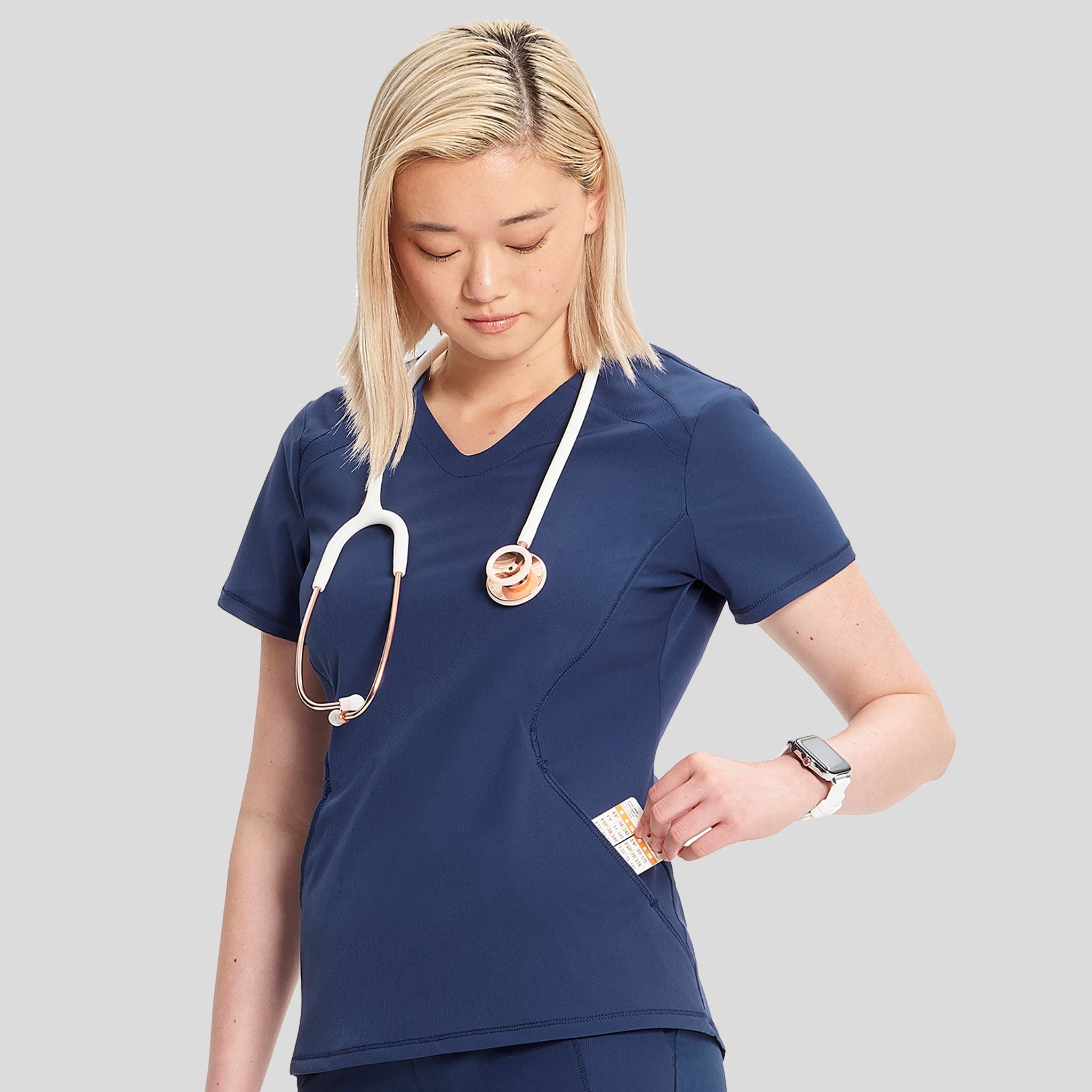 IN_INFINITY_GNR8_VNECKTOP_620A_NAVY_POCKET