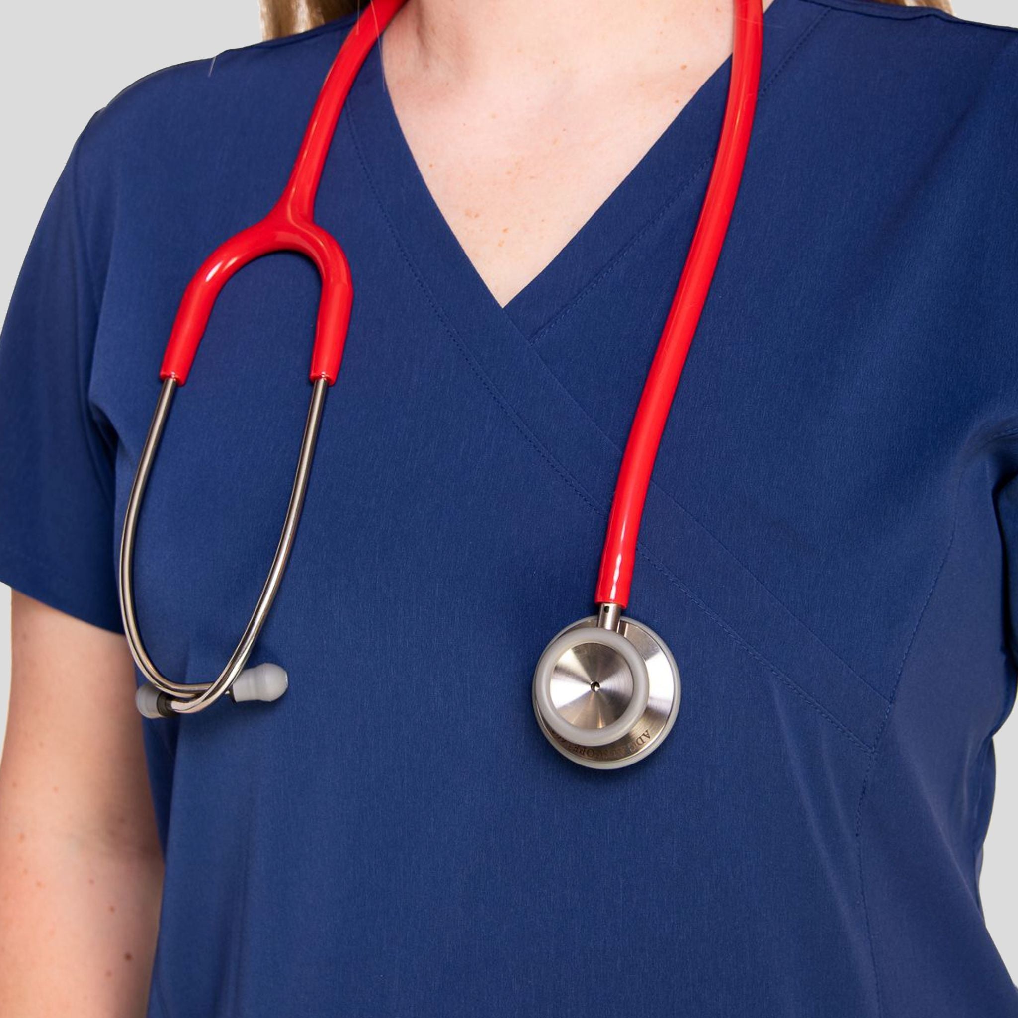 IRG_Elevate_181002_front_navy_detail