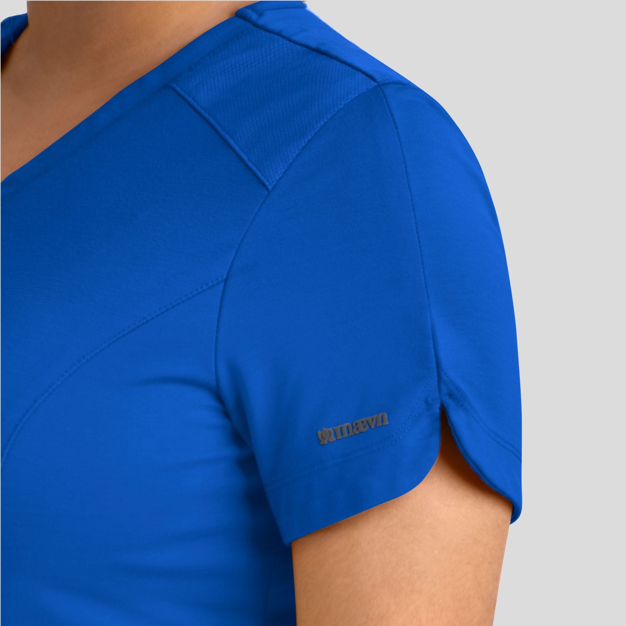 Maevn_Focus_20302_royal_sleeve