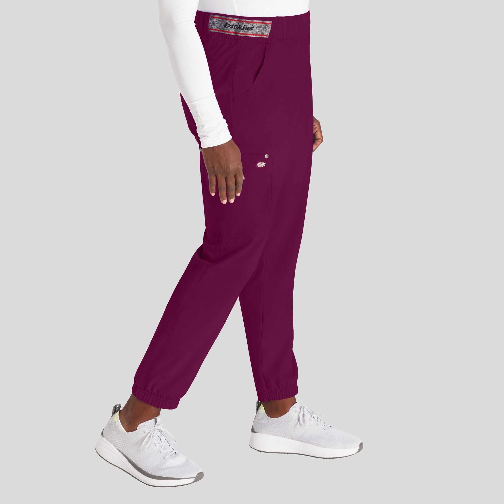 Women's Mid Rise Jogger Scrub Pant | Wine
